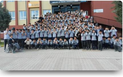 Necati Topay Mesleki ve Teknik Anadolu Lisesi Fotoğrafı